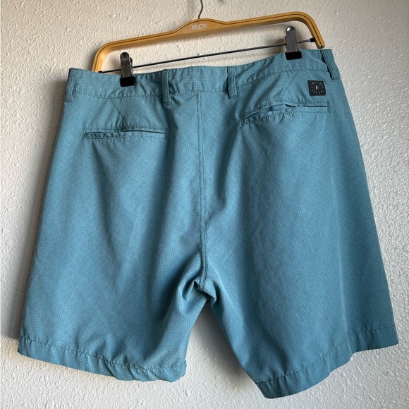 Linksoul Boardwalker AC shorts Men’s 33” waist/8” inseam - Picture 2 of 6
